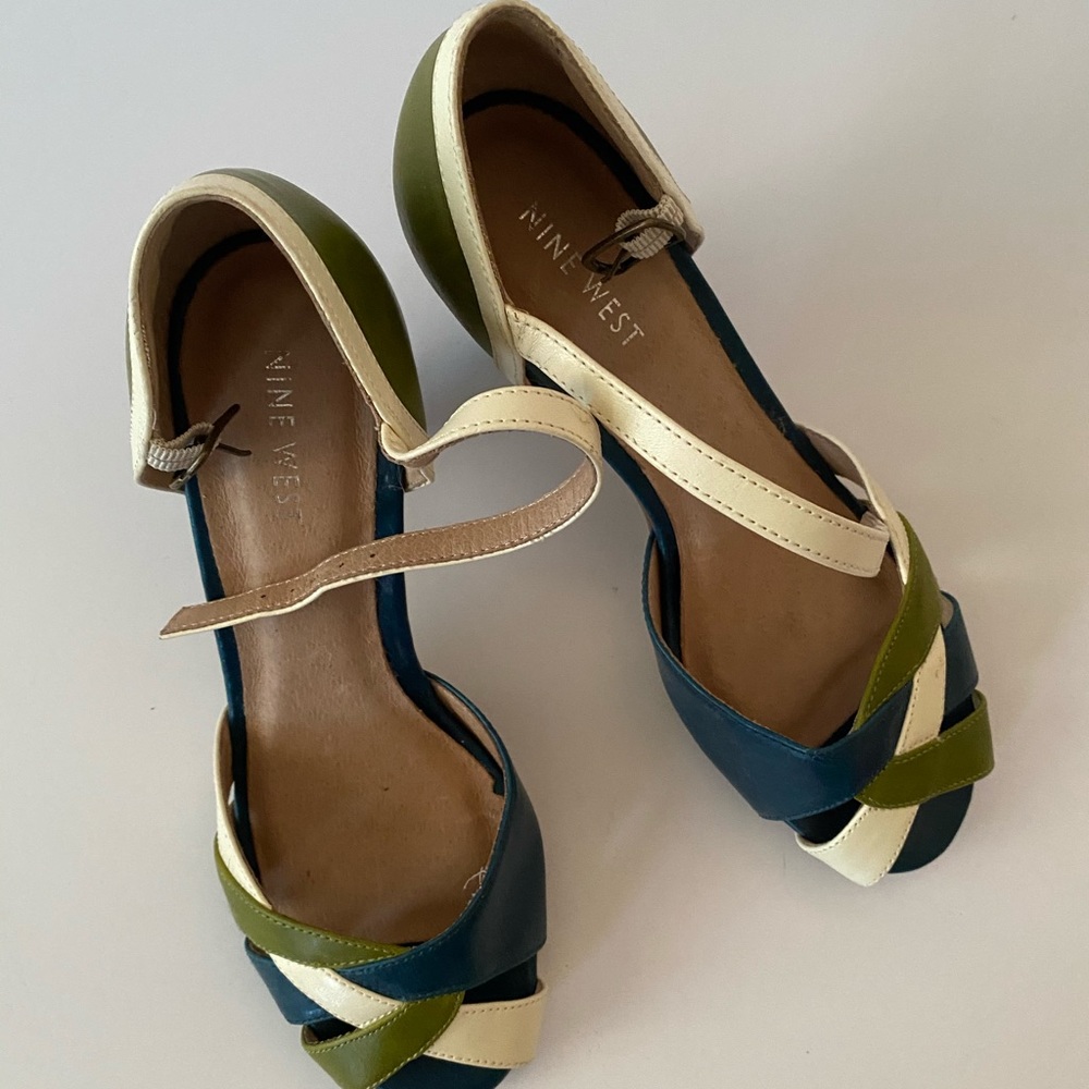 Sandals - Picture 4 of 4